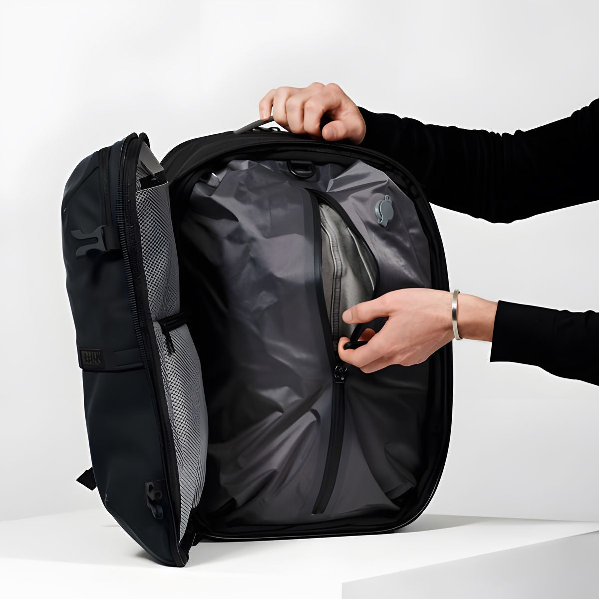 Sac à dos AIRBACK - Voyagez Léger avec Compression sous Vide